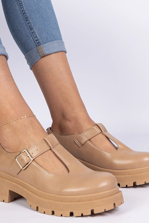 Sapatos com plataforma de couro... Sapatos com plataforma de couro...