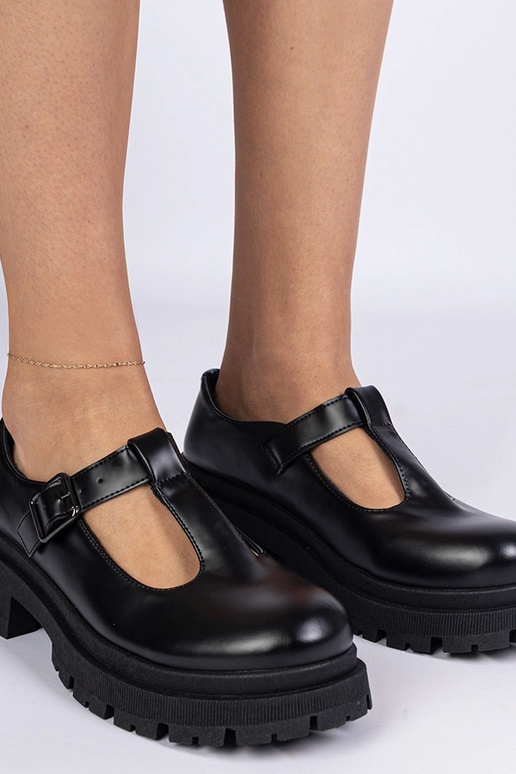 Sapatos pretos com plataforma de...