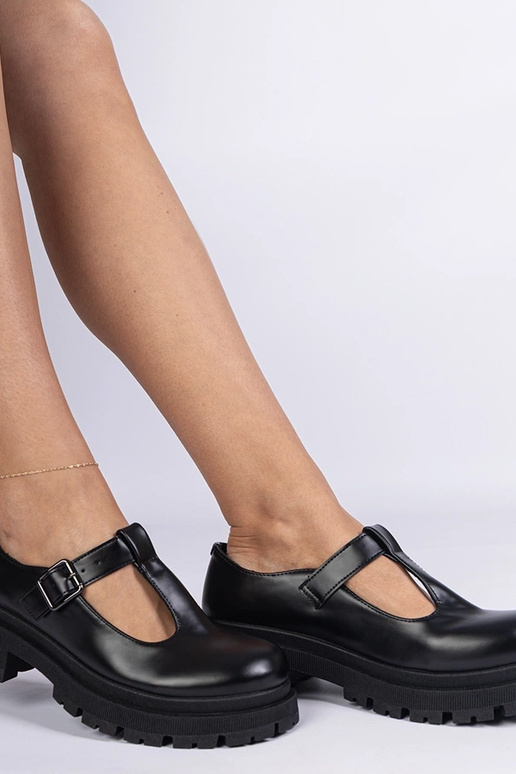 Sapatos pretos com plataforma de...