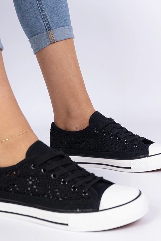 Tênis pretos femininos vazados Saha