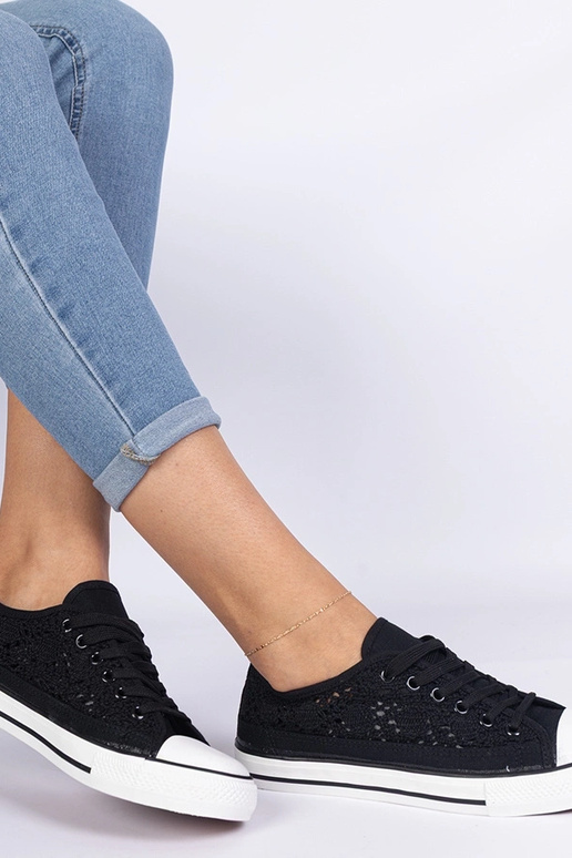 Tênis pretos femininos vazados Saha