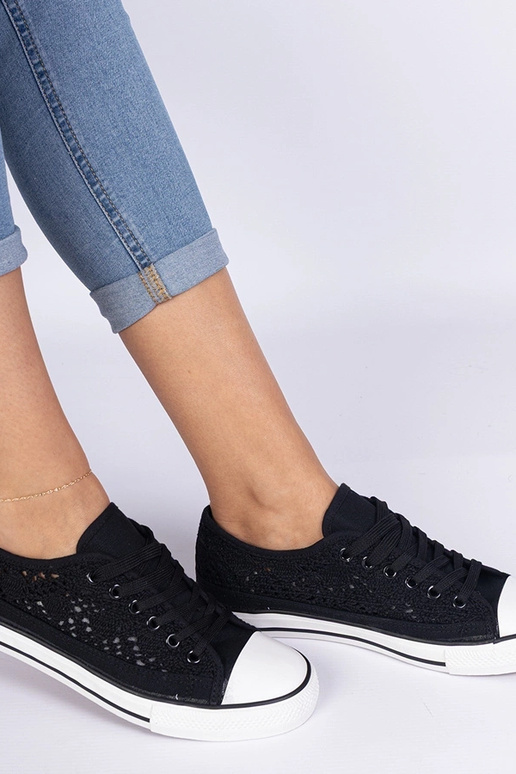 Tênis pretos femininos vazados Saha