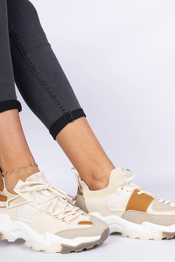 Tênis feminino bege com cano de meia Milada