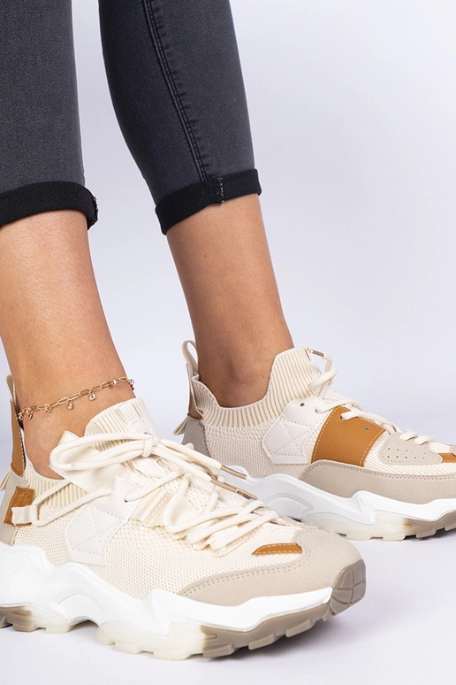 Tênis feminino bege com cano de meia...