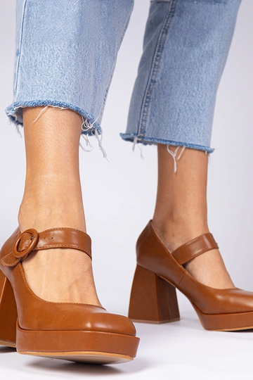 Sapatos Marrons com Bico... 2