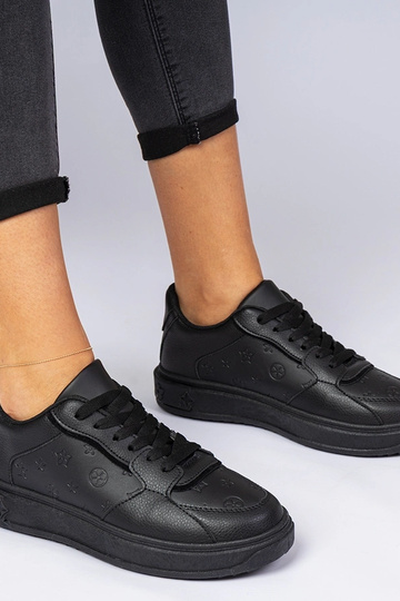 Tênis esportivos pretos de...