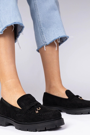 Mocassins elegantes pretos...