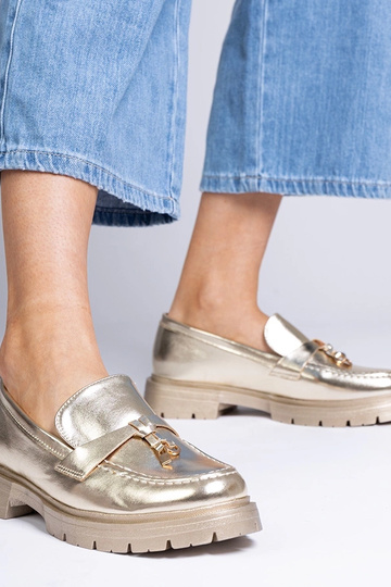 Mocassins dourados elegantes de eco-couro com detalhes Marsella