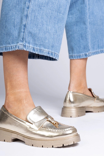 Mocassins dourados elegantes de eco-couro com detalhes Marsella 2