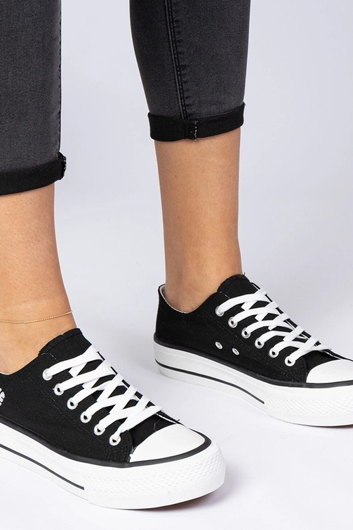 Sapatilhas clássicas femininas pretas...