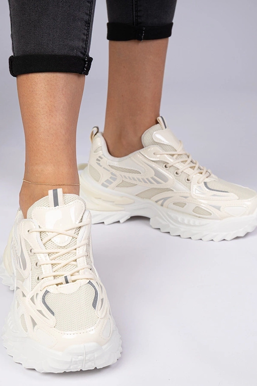 Tênis bege esportivos com sola...