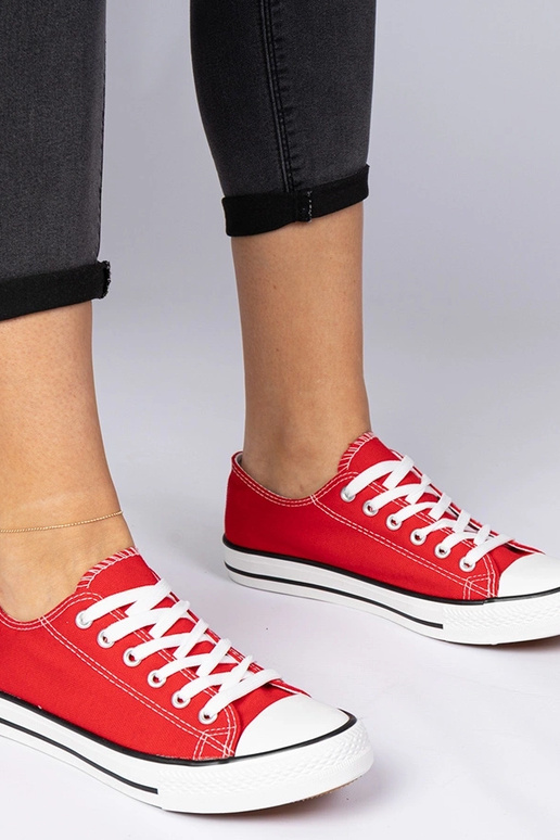 Tênis clássicos femininos vermelhos...