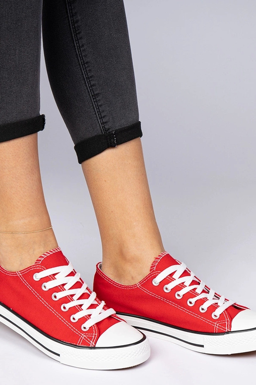 Tênis clássicos femininos vermelhos...