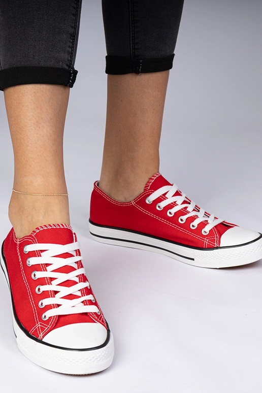 Tênis clássicos femininos vermelhos...