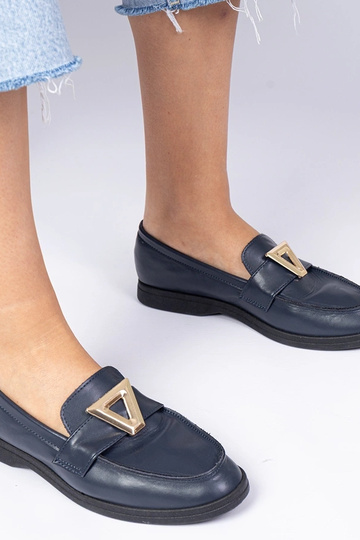 Mocassins femininos azuis escuros com adornos elegantes Viletta