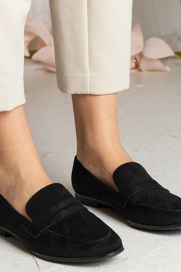 Mocassins clássicos femininos pretos Nageri 2