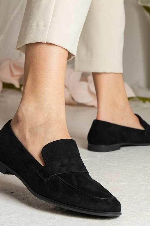 Mocassins clássicos femininos pretos...