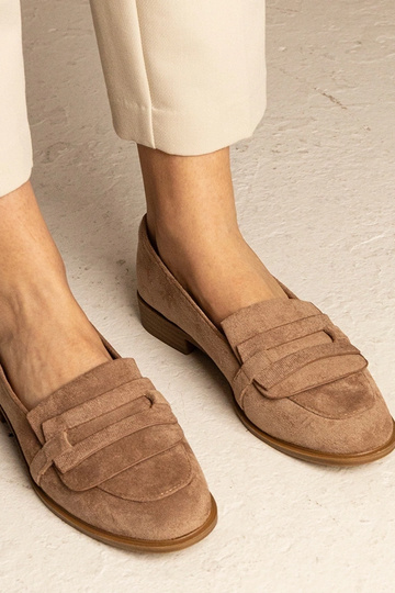 Mocassins femininos marrons... 2