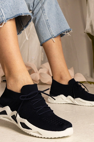 Tênis femininos azuis...