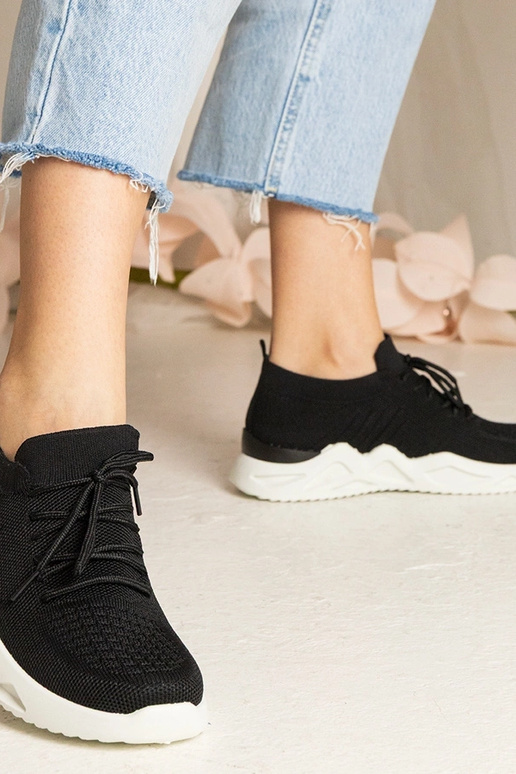 Tênis femininos pretos com cano de...