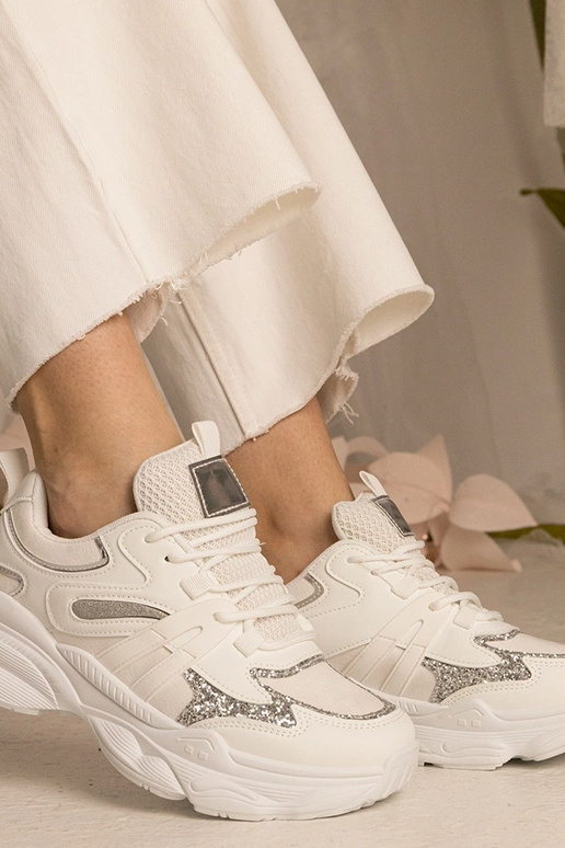 Tênis brancos femininos esportivos...