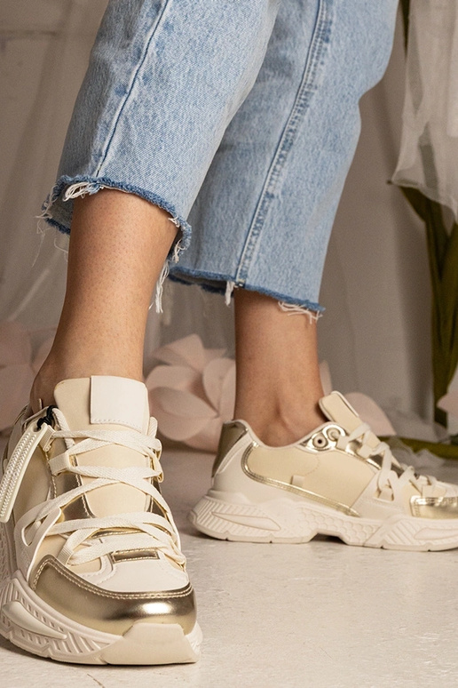 Tênis beiges femininos com sola...