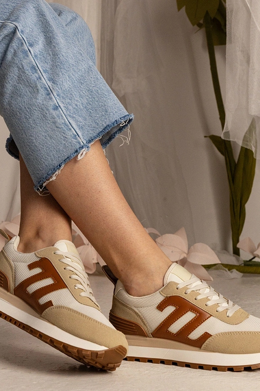 Tênis beiges femininos esportivos Marena