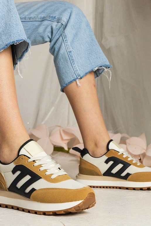 Tênis marrons femininos esportivos...