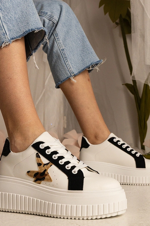 Tênis bicolor decorados com glitter e...