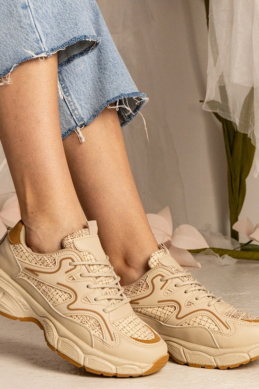 Tênis beiges femininos esportivos...