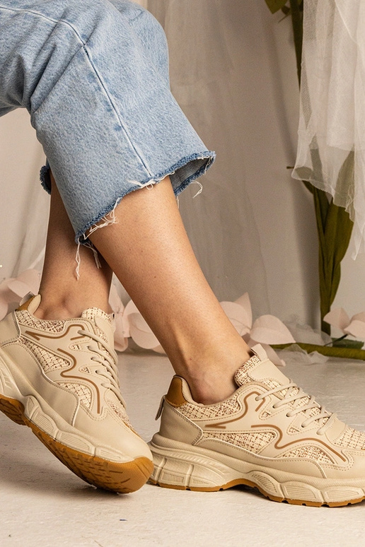 Tênis beiges femininos esportivos...