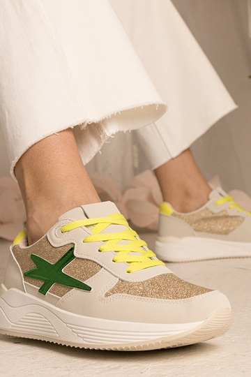 Tênis beiges femininos... 2