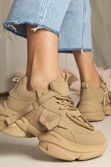 Ténis marrons femininos... 2