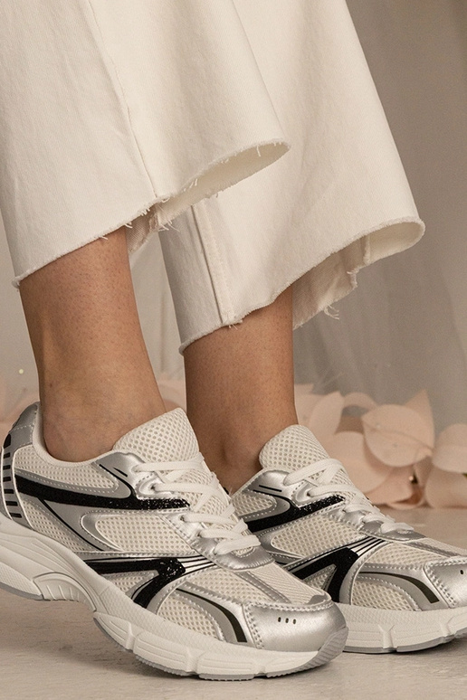 Ténis prateados femininos esportivos...