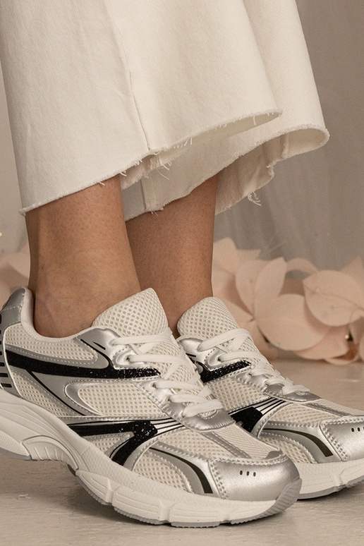 Ténis prateados femininos esportivos...