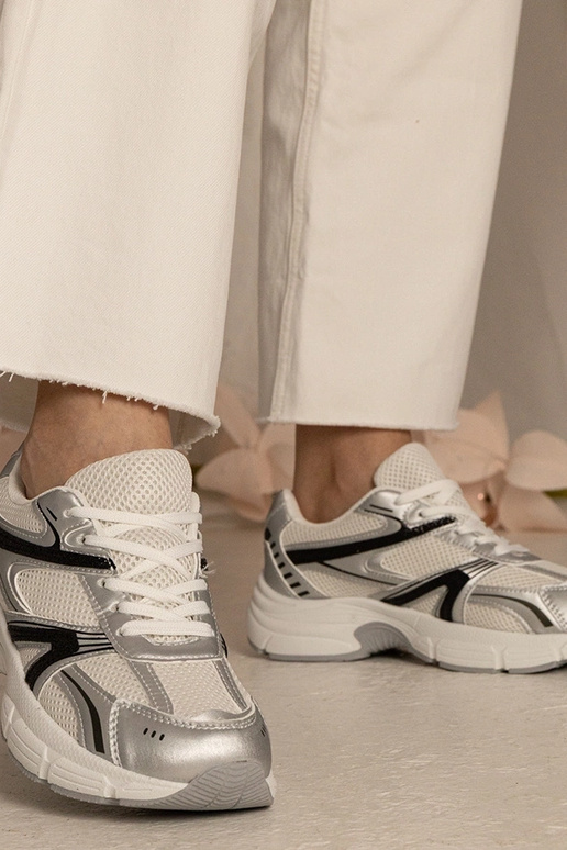 Ténis prateados femininos esportivos...