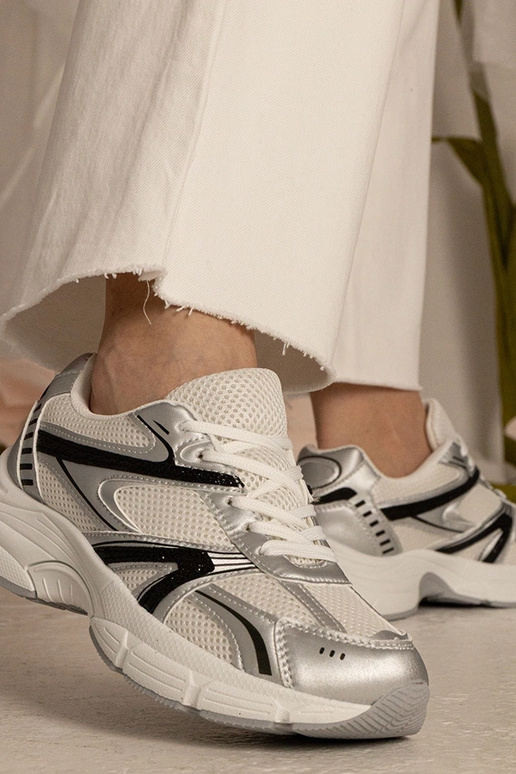 Ténis prateados femininos esportivos...