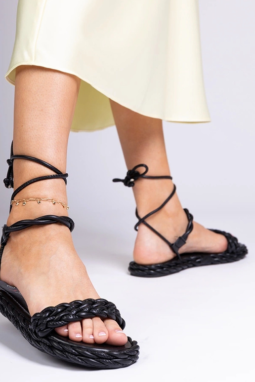 Sandálias femininas trançadas pretas... Sandálias femininas trançadas pretas...