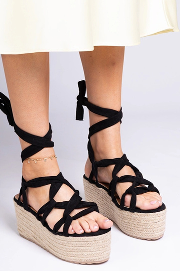 Sandálias femininas pretas...