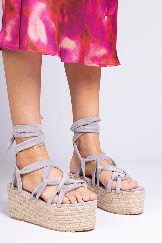 Sandálias femininas cinzas tipo... Sandálias femininas cinzas tipo...