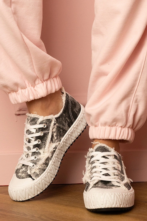 Tênis femininos pretos Bellina