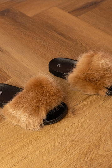 Chinelas infantis marrons... 2