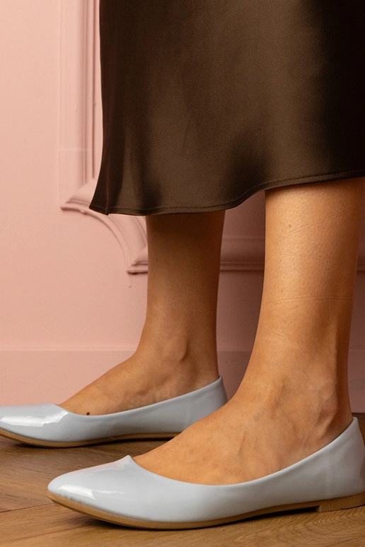 Bailarinas femininas azuis brilhantes...