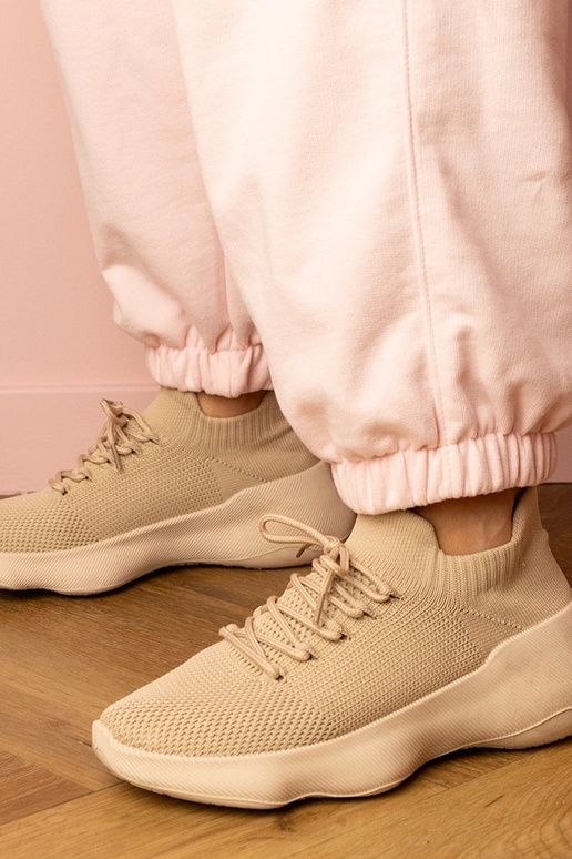 Tênis femininos bege esportivos com...