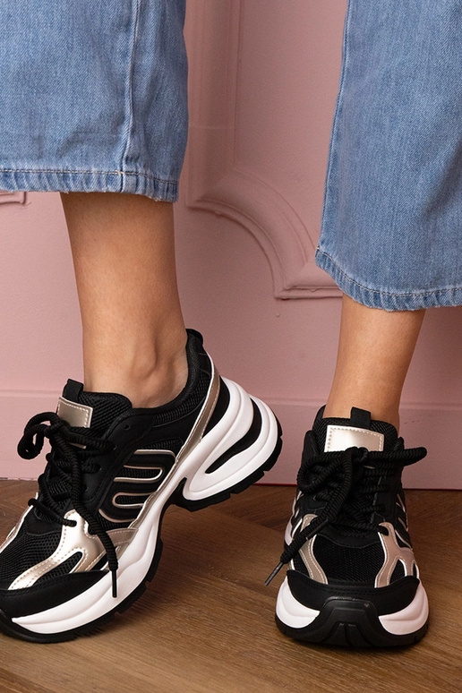 Tênis femininos pretos com plataforma...