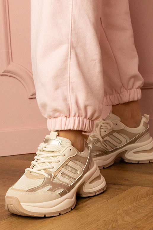 Tênis femininos bege com plataforma...