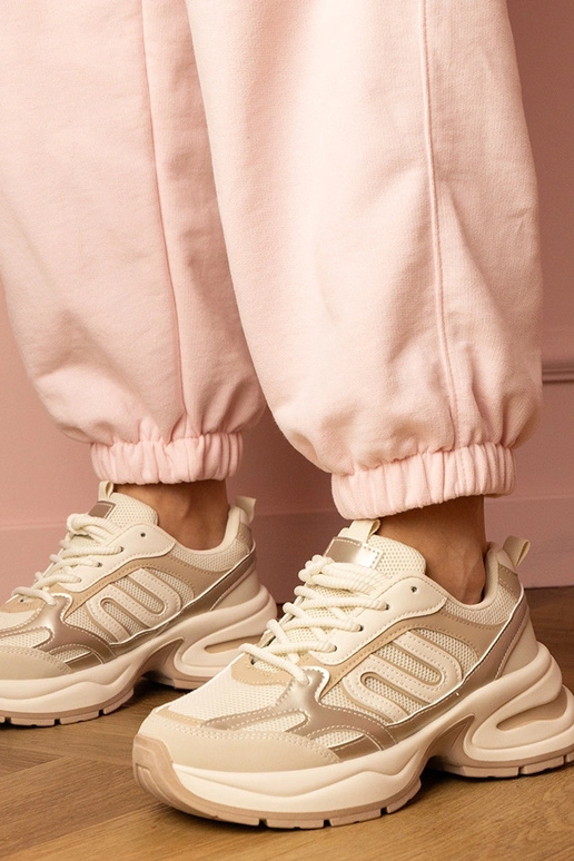 Tênis femininos bege com plataforma...