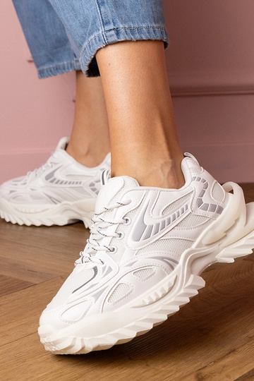Tênis femininos brancos com plataforma estilosa Carina 2