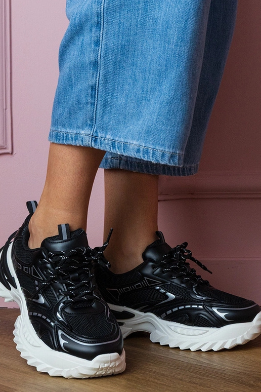 Tênis femininos pretos com plataforma...