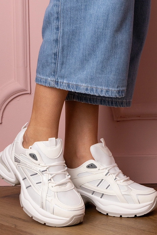 Tênis femininos brancos com... Tênis femininos brancos com...